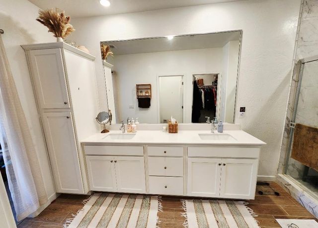 902 Atlantica Drive S, Madera, CA 93636