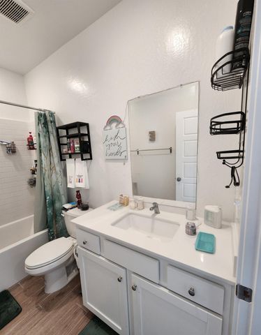 902 Atlantica Drive S, Madera, CA 93636