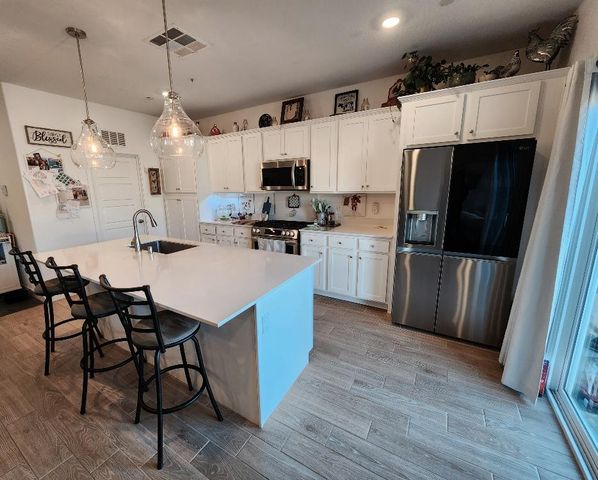 902 Atlantica Drive S, Madera, CA 93636