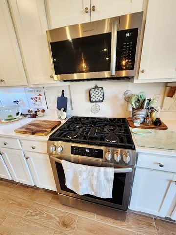 902 Atlantica Drive S, Madera, CA 93636