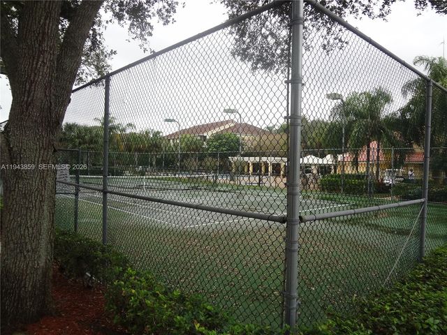 10125 W Sunrise Blvd 104, Plantation, FL 33322