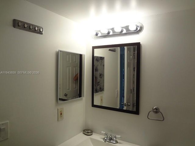 10125 W Sunrise Blvd 104, Plantation, FL 33322