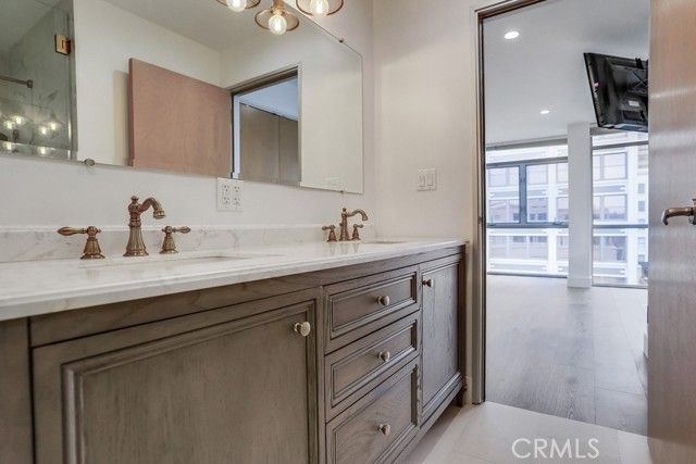 35 Raymond 404, Pasadena, CA 91103