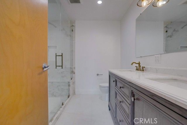 35 Raymond 404, Pasadena, CA 91103