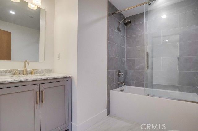 35 Raymond 404, Pasadena, CA 91103