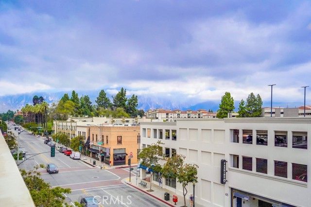 35 Raymond 404, Pasadena, CA 91103