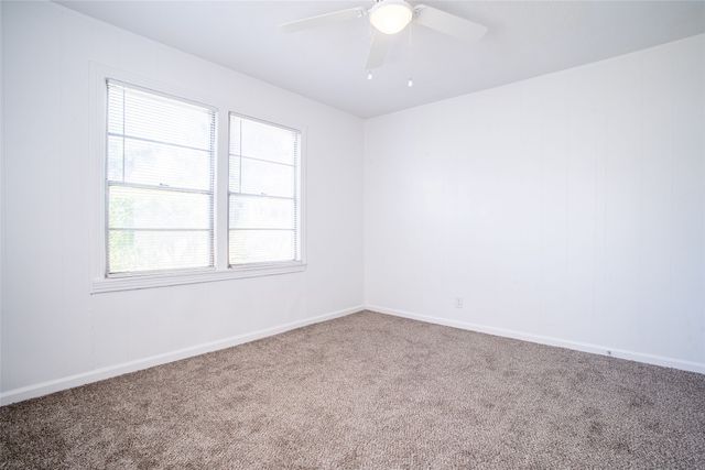 3323 W Clarendon Drive, Dallas, TX 75211