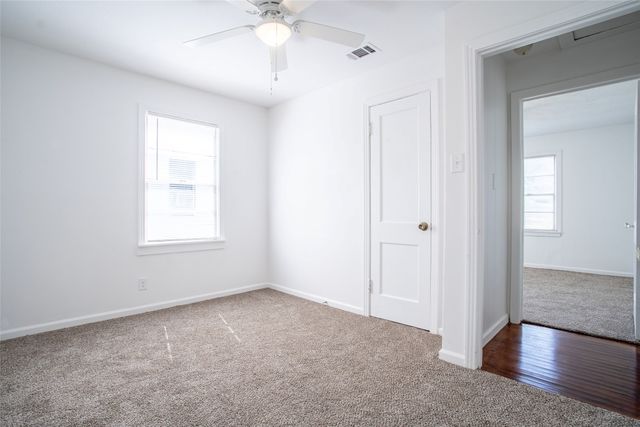 3323 W Clarendon Drive, Dallas, TX 75211