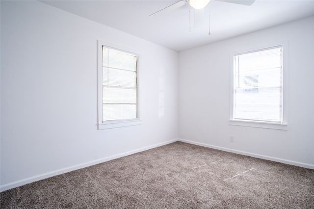 3323 W Clarendon Drive, Dallas, TX 75211