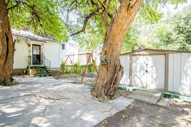 3323 W Clarendon Drive, Dallas, TX 75211