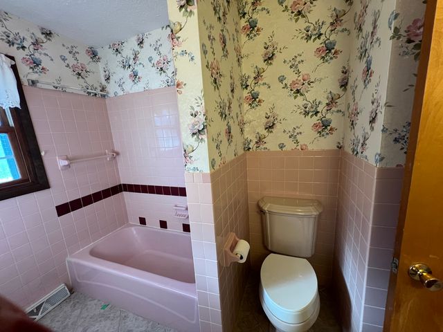 1991 S Lakeshore Drive, Goreville, IL 62939