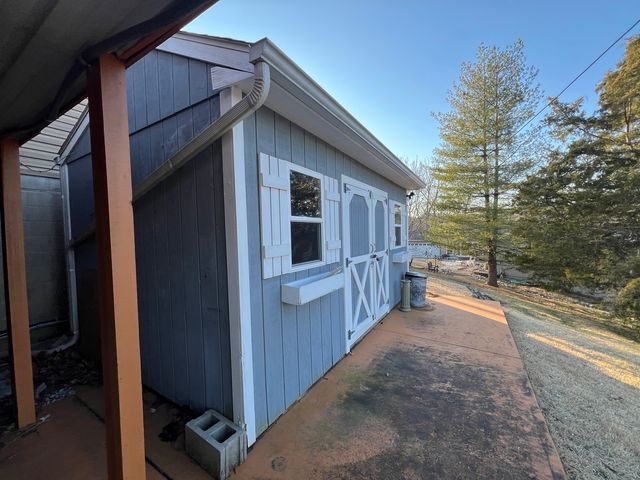 1991 S Lakeshore Drive, Goreville, IL 62939