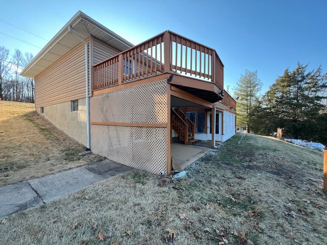 1991 S Lakeshore Drive, Goreville, IL 62939