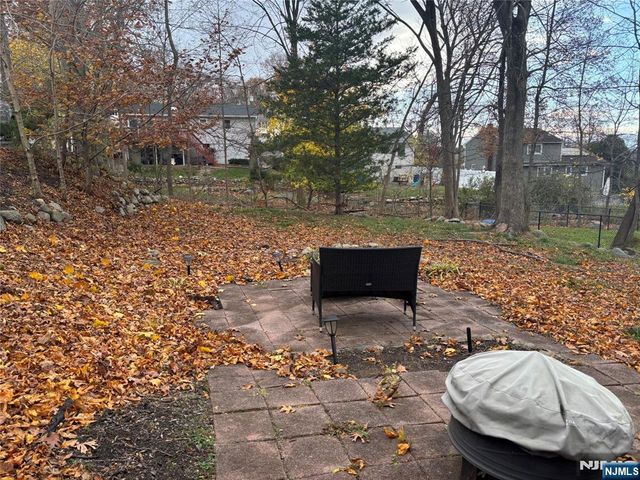 20 Bannehr Street, Oakland, NJ 07436