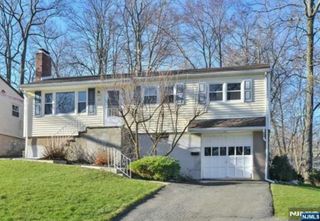 20 Bannehr Street, Oakland, NJ 07436