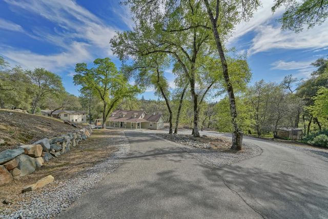 1988 Cold Springs Rd, Placerville, CA 95667