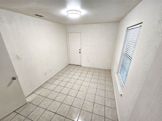 2839 Ave J, Fort Worth, TX 76105