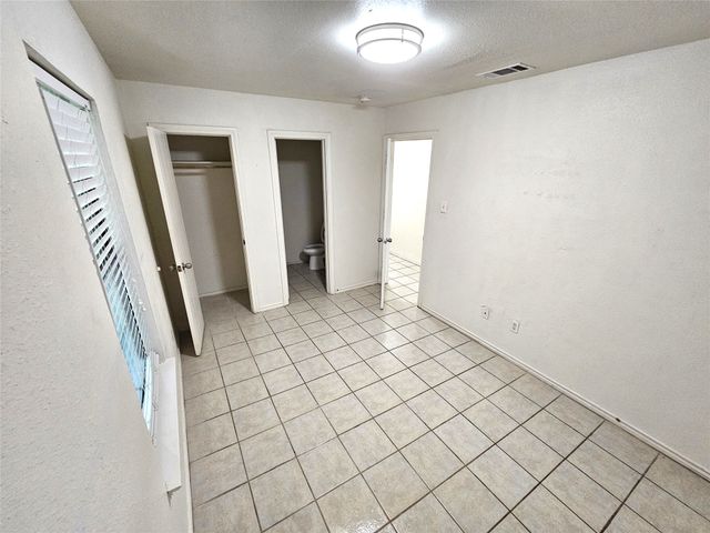 2839 Ave J, Fort Worth, TX 76105