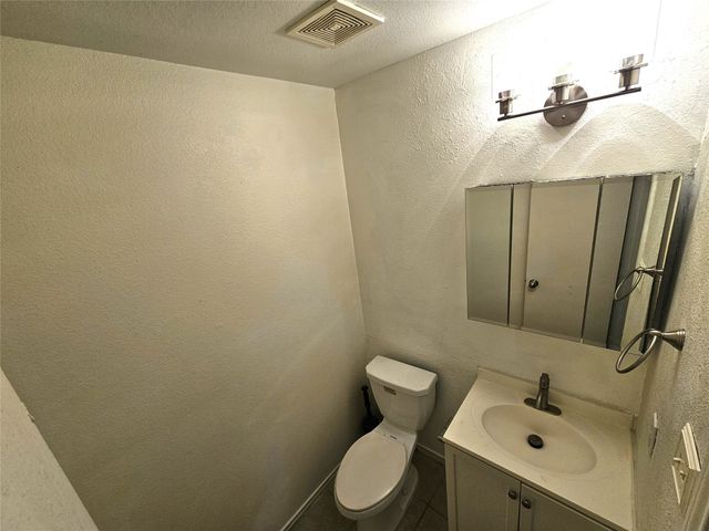 2839 Ave J, Fort Worth, TX 76105