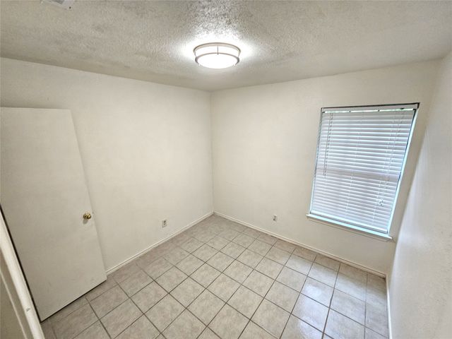 2839 Ave J, Fort Worth, TX 76105