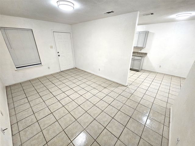 2839 Ave J, Fort Worth, TX 76105