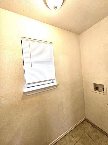 2839 Ave J, Fort Worth, TX 76105