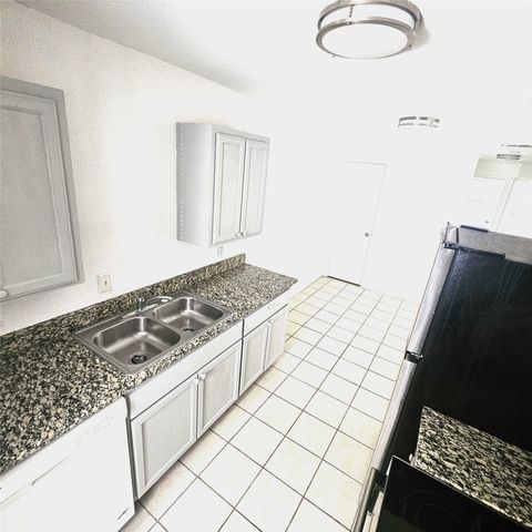 2839 Ave J, Fort Worth, TX 76105