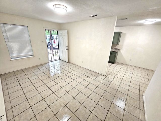 2839 Ave J, Fort Worth, TX 76105