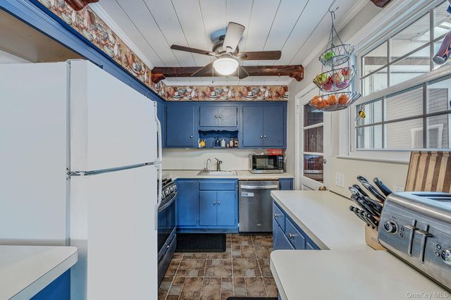 523 E Fulton Street, Long Beach, NY 11561