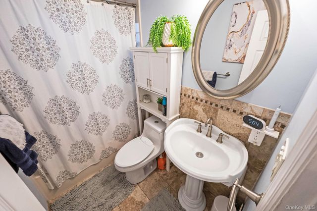 523 E Fulton Street, Long Beach, NY 11561