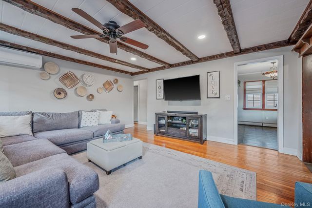 523 E Fulton Street, Long Beach, NY 11561