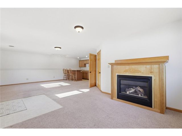 602 Summerfield Circle, Hudson, WI 54016