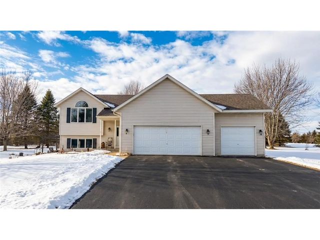 602 Summerfield Circle, Hudson, WI 54016