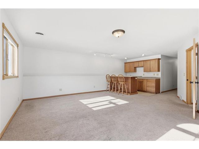 602 Summerfield Circle, Hudson, WI 54016