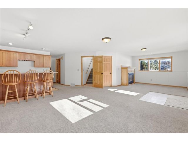 602 Summerfield Circle, Hudson, WI 54016