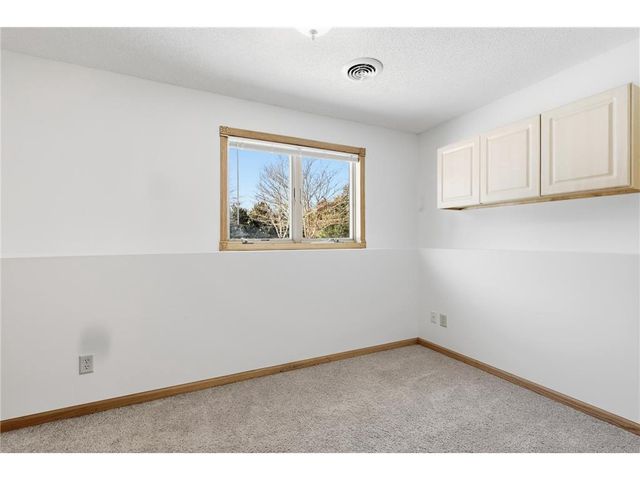 602 Summerfield Circle, Hudson, WI 54016