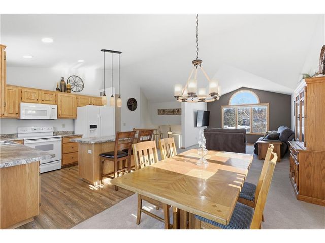 602 Summerfield Circle, Hudson, WI 54016