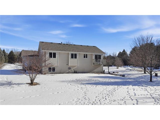 602 Summerfield Circle, Hudson, WI 54016
