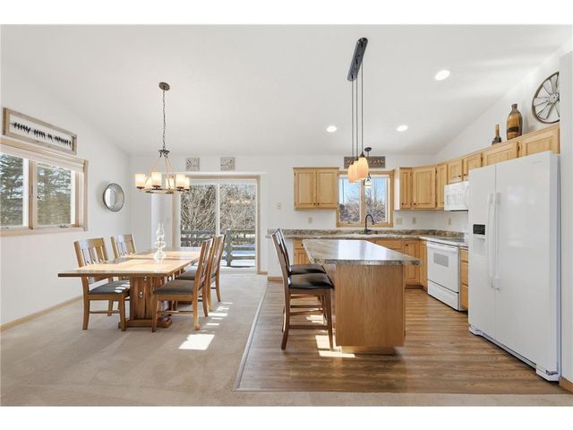 602 Summerfield Circle, Hudson, WI 54016