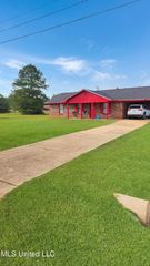 422 Graves Street, Forest, MS 39074