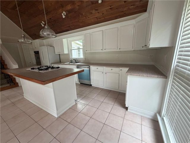 1526 Lost Mountain Road, Powder Springs, GA 30127