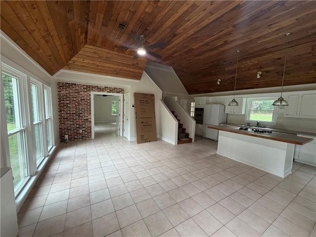 1526 Lost Mountain Road, Powder Springs, GA 30127