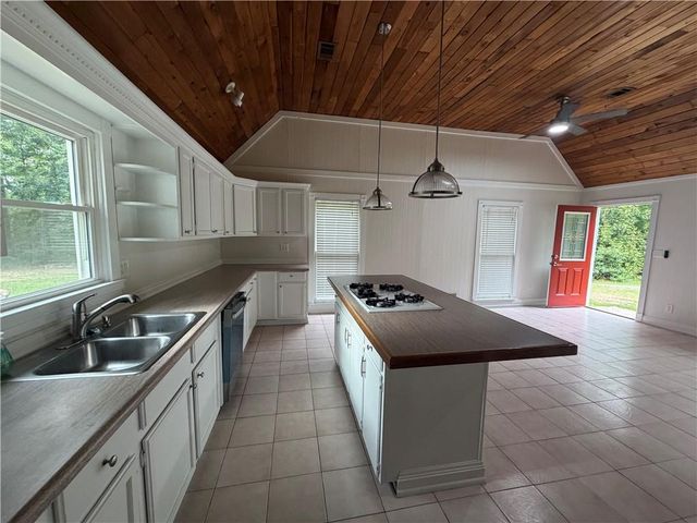 1526 Lost Mountain Road, Powder Springs, GA 30127
