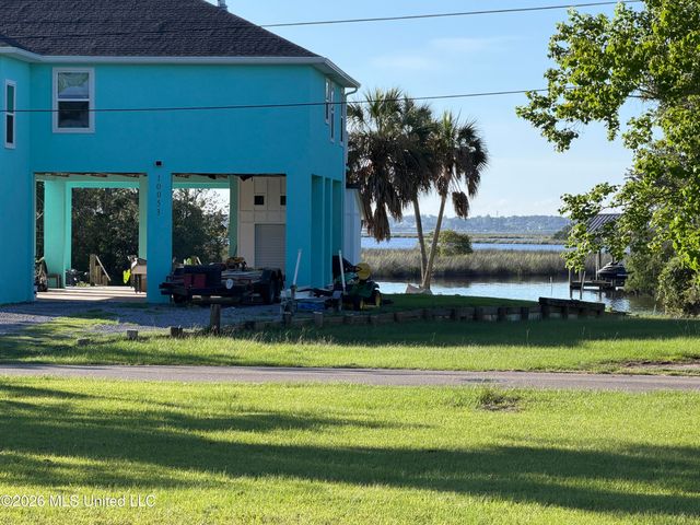 10058 E Shorecrest Road, Biloxi, MS 39532