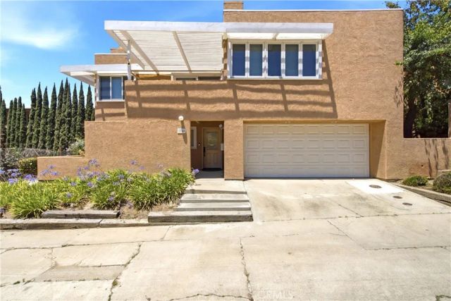 2744 E 20th Street, Signal Hill, CA 90755