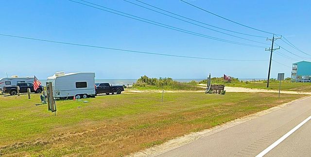 2744 Highway 87, Gilchrist, TX 77617