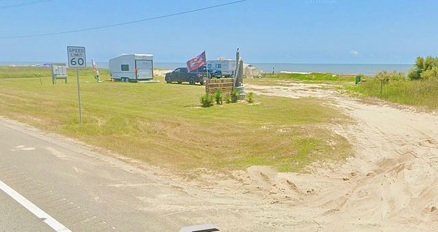 2744 Highway 87, Gilchrist, TX 77617