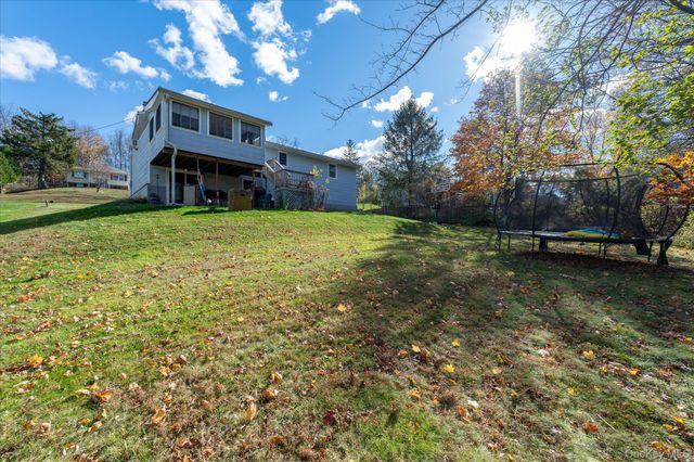 40 Saint Michaels Terrace, Carmel, NY 10512