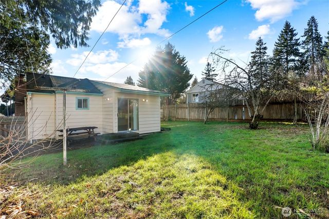 2524 NE 130th Street, Seattle, WA 98125