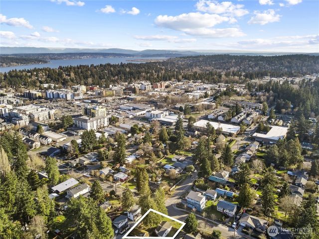 2524 NE 130th Street, Seattle, WA 98125